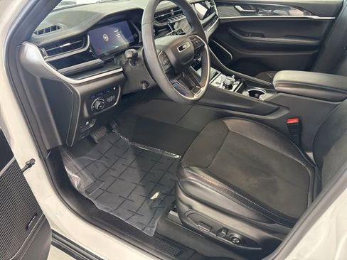 Used 2024 Jeep Grand Cherokee Trailhawk w/ Luxury Tech Group III image 16