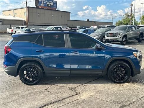 Certified 2022 GMC Terrain SLE w/ Driver Convenience Package FWD image 13