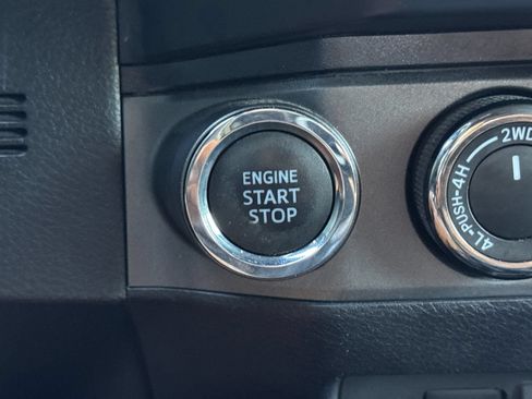 Used 2020 Toyota Tacoma TRD Off-Road w/ Technology Package AWD/4WD image 22
