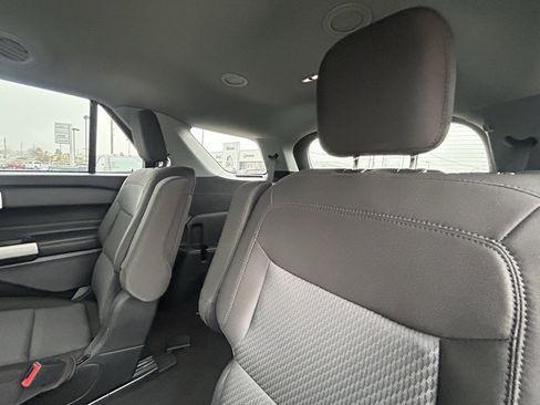 Used 2023 Ford Explorer XLT image 27