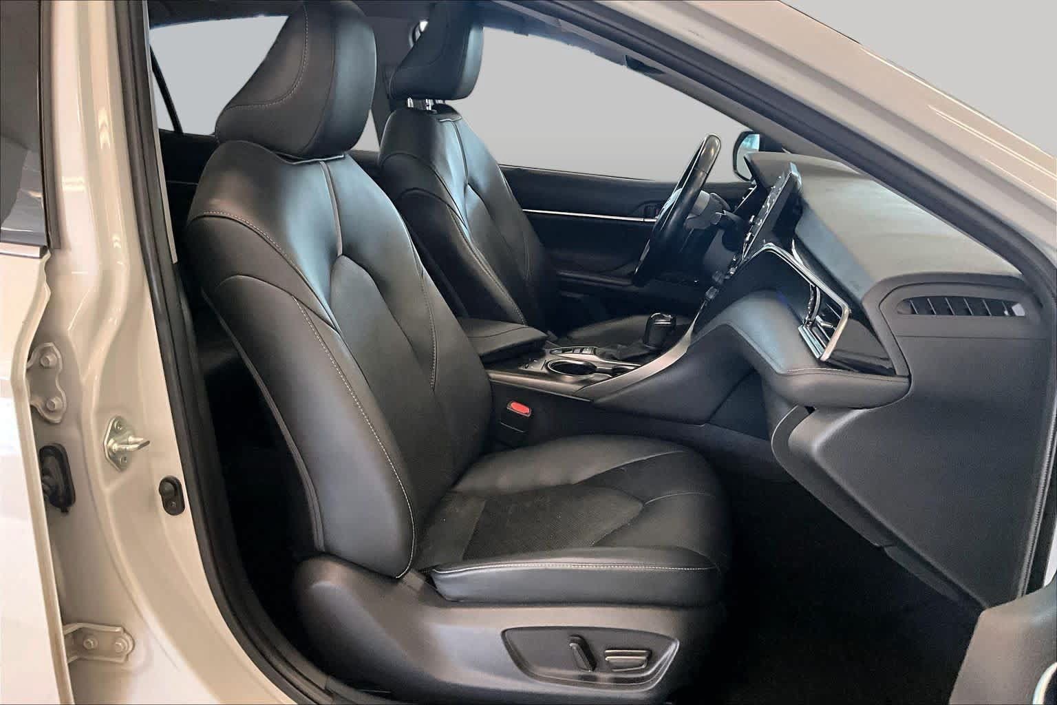 Used 2022 Toyota Camry XSE FWD image 8
