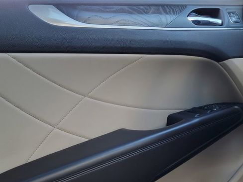 Used 2017 Lincoln MKC Reserve w/ Lincoln MKC Climate Package image 37