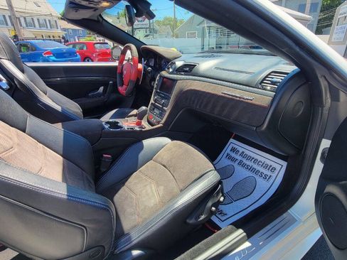 Used 2015 Maserati GranTurismo Sport RWD image 25
