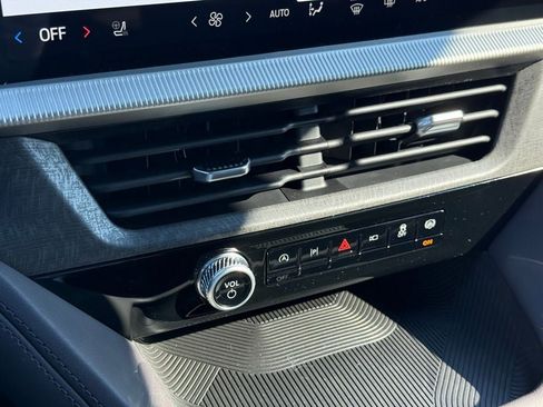 New 2026 Ford Explorer Platinum image 34