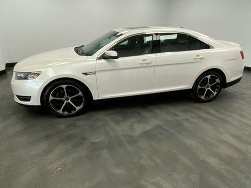 Used 2015 Ford Taurus SEL w/ Equipment Group 201A FWD image 4