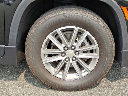 Used 2023 Chevrolet Traverse LT AWD/4WD image 8