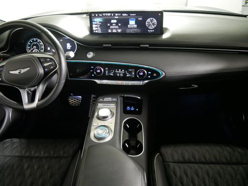 Used 2025 Genesis GV70 3.5T Sport w/ Sport Advanced Package AWD/4WD image 10