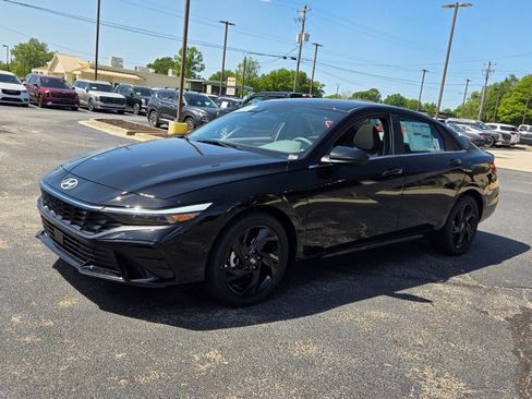 New 2026 Hyundai Elantra SEL Sport Premium FWD image 3