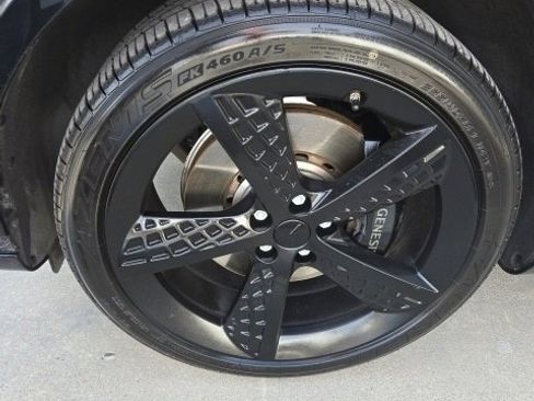 Used 2023 Genesis GV70 2.5T w/ Sport Prestige Package image 9