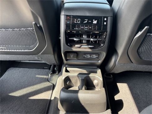 New 2025 Jeep Grand Cherokee L Laredo w/ Luxury Tech Group I image 29