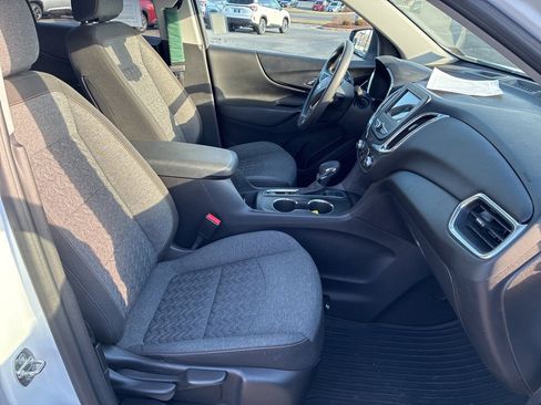 Used 2022 Chevrolet Equinox LT image 19