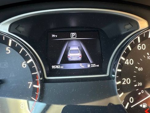 Used 2017 Nissan Altima 2.5 SV w/ Convenience Package FWD image 6