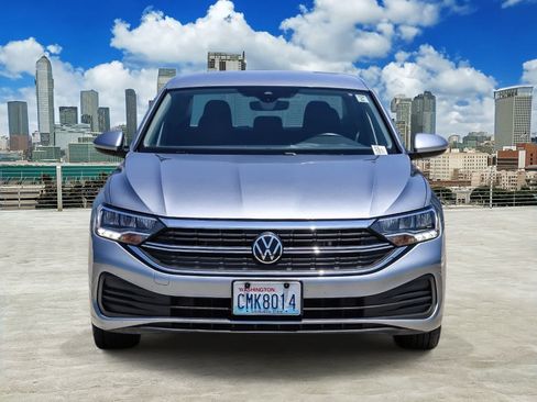 Certified 2024 Volkswagen Jetta SE FWD image 2