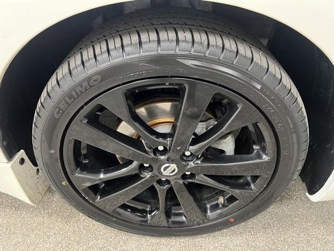 Used 2017 Nissan Altima 2.5 SR w/ Midnight Edition Package image 16