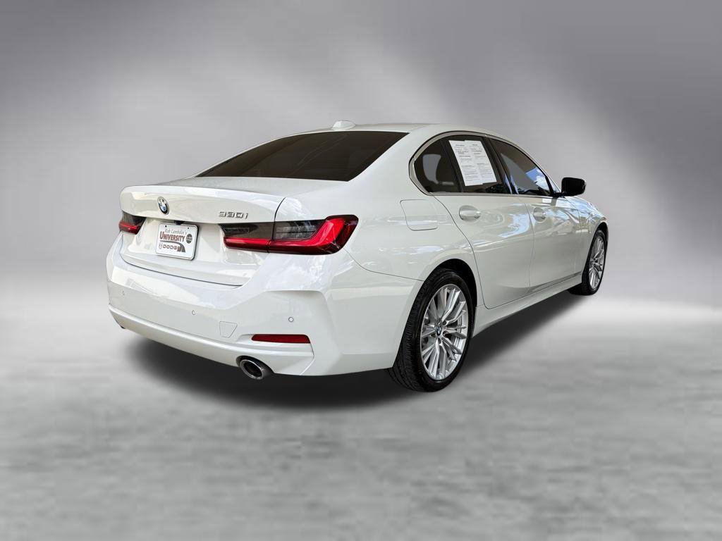 Used 2024 BMW 330i Sedan w/ Convenience Package RWD image 3