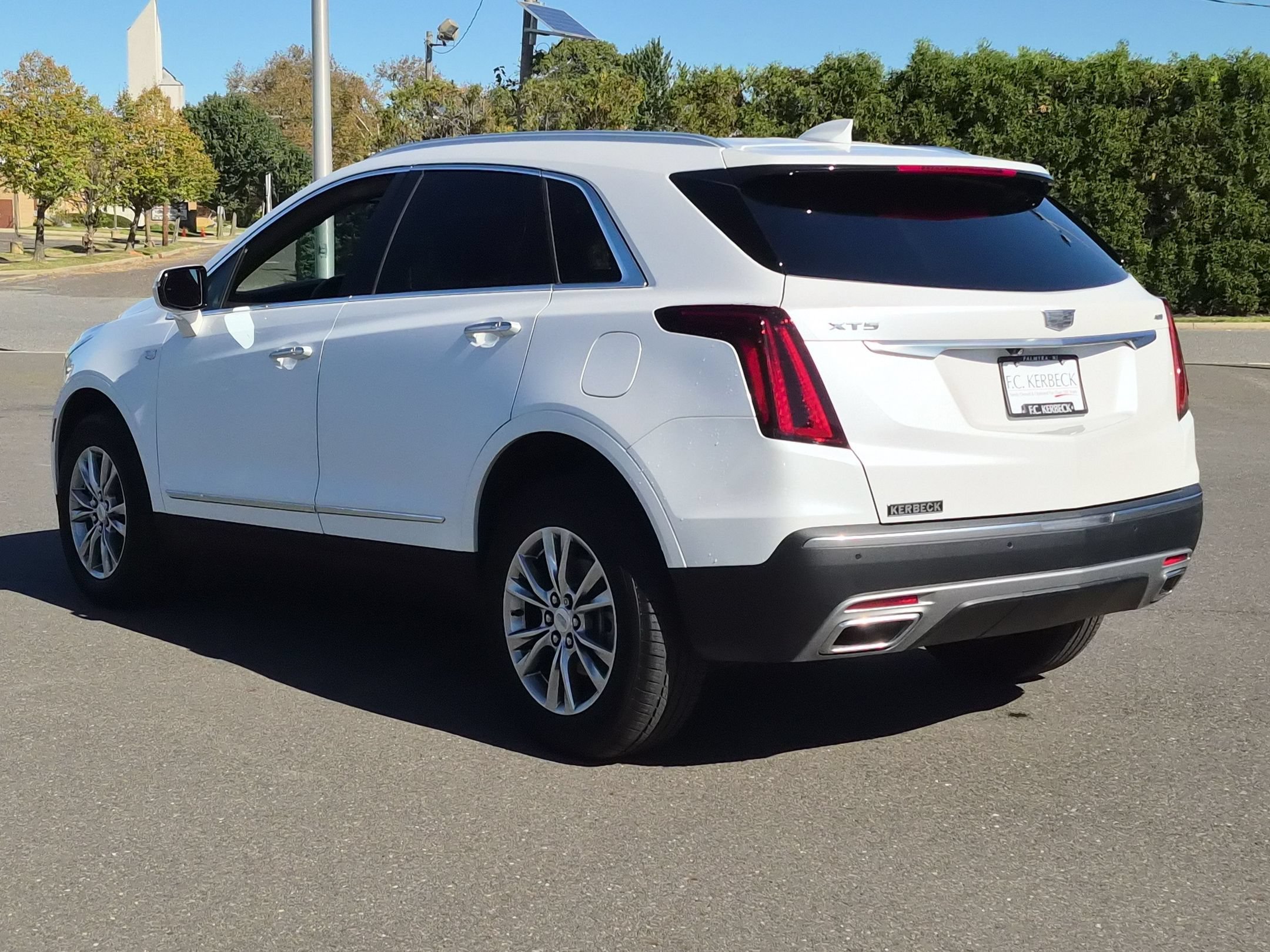 Certified 2023 Cadillac XT5 Premium Luxury FWD image 5