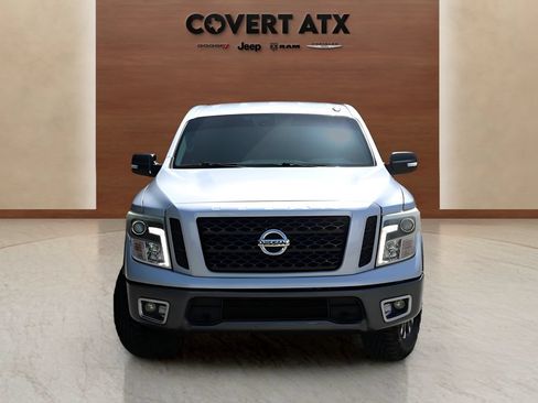 Used 2018 Nissan Titan PRO-4X AWD/4WD image 8
