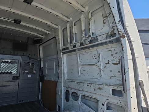 Used 2018 Nissan NV 2500 S RWD image 28