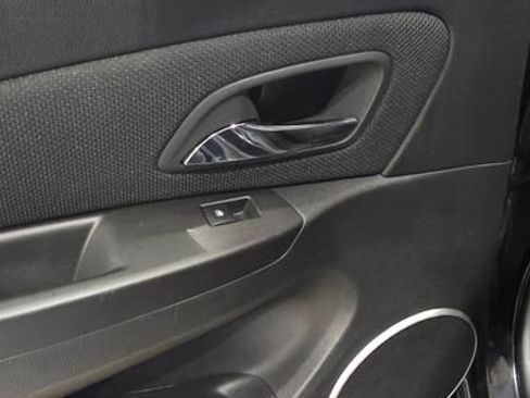 Used 2016 Chevrolet Cruze LT image 25