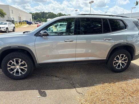 Used 2024 GMC Acadia AT4 w/ Luxury Package AWD/4WD image 8