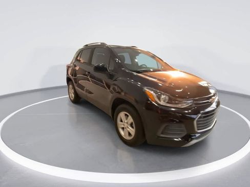 Used 2022 Chevrolet Trax LT w/ Driver Confidence Package AWD/4WD image 2