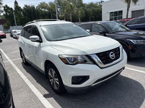 Used 2017 Nissan Pathfinder S FWD image 6