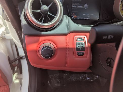 Used 2013 Ferrari California RWD image 18