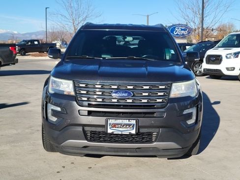 Used 2017 Ford Explorer XLT w/ Equipment Group 202A image 5