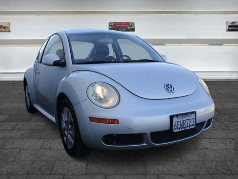 Used 2008 Volkswagen Beetle SE image 1
