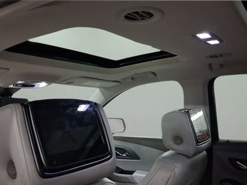 Used 2019 Chevrolet Traverse Premier w/ Driver Confidence II Package FWD image 25