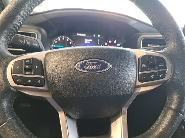 Used 2024 Ford Explorer XLT w/ Equipment Group 202A AWD/4WD image 9