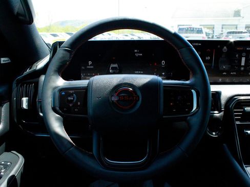 Used 2025 Nissan Armada PRO-4X AWD/4WD image 35