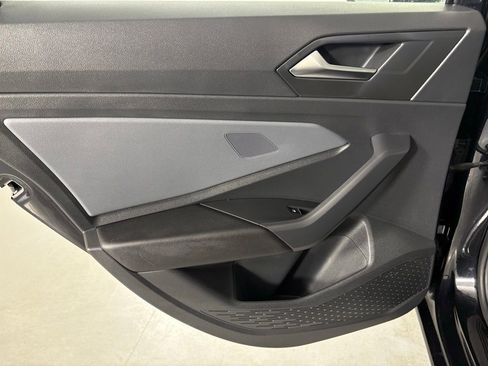 Used 2025 Volkswagen Jetta SE FWD image 40