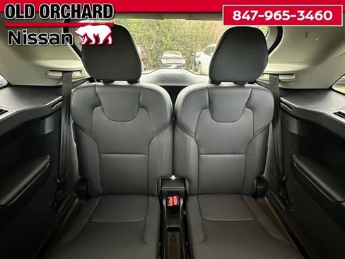 Used 2025 Volvo XC90 B6 Ultra AWD/4WD image 13