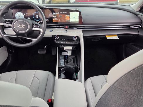 New 2026 Hyundai Elantra Limited FWD image 8
