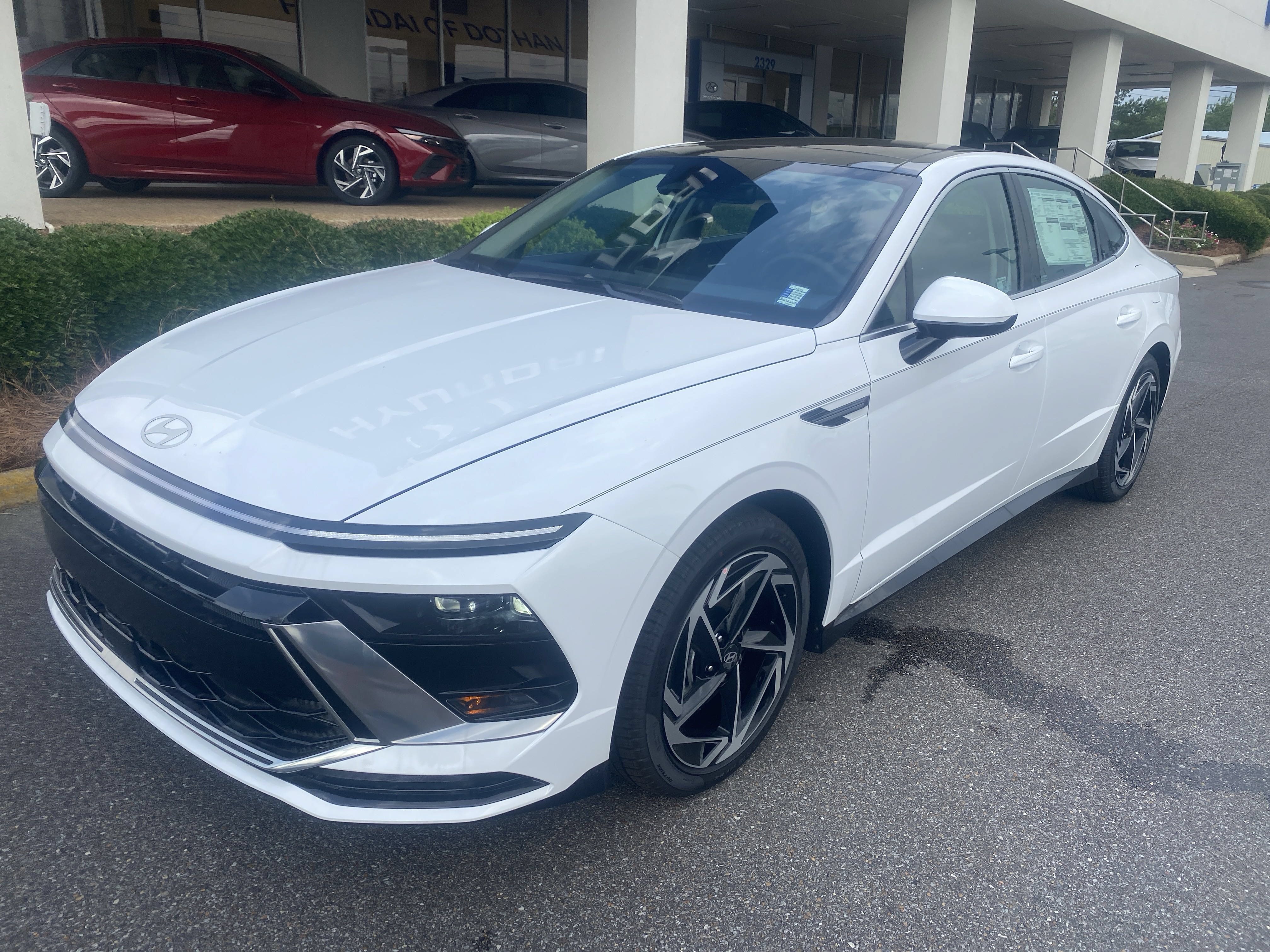 Certified 2025 Hyundai Sonata SEL FWD image 1