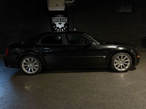 Used 2006 Chrysler 300 SRT8 w/ SRT Option Group II RWD image 8