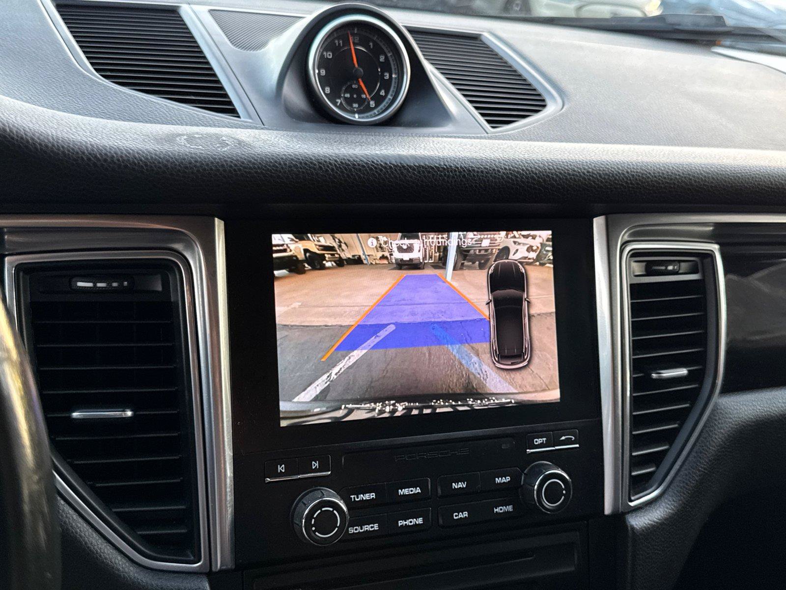 Used 2018 Porsche Macan AWD/4WD image 29