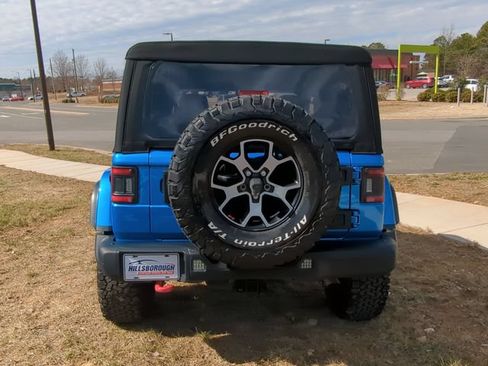 Used 2023 Jeep Wrangler Rubicon w/ LED Lighting Group AWD/4WD image 18