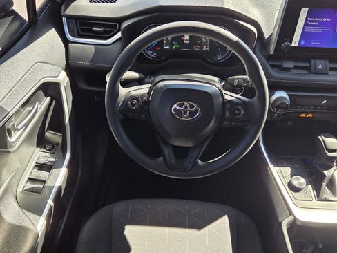 Used 2025 Toyota RAV4 XLE image 6