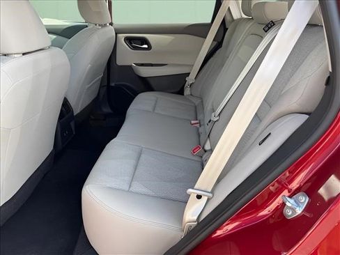 Used 2025 Nissan Rogue SV FWD image 13