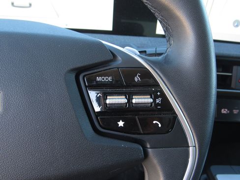 Used 2023 Kia EV6 Light image 26