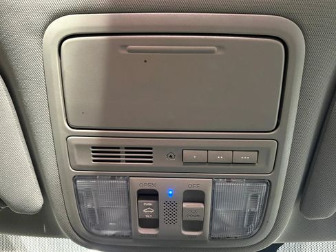 Used 2017 Honda Odyssey EX-L image 35