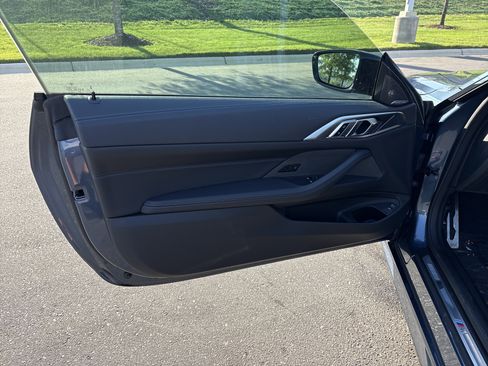 Used 2021 BMW 430i Coupe w/ M Sport Package RWD image 14