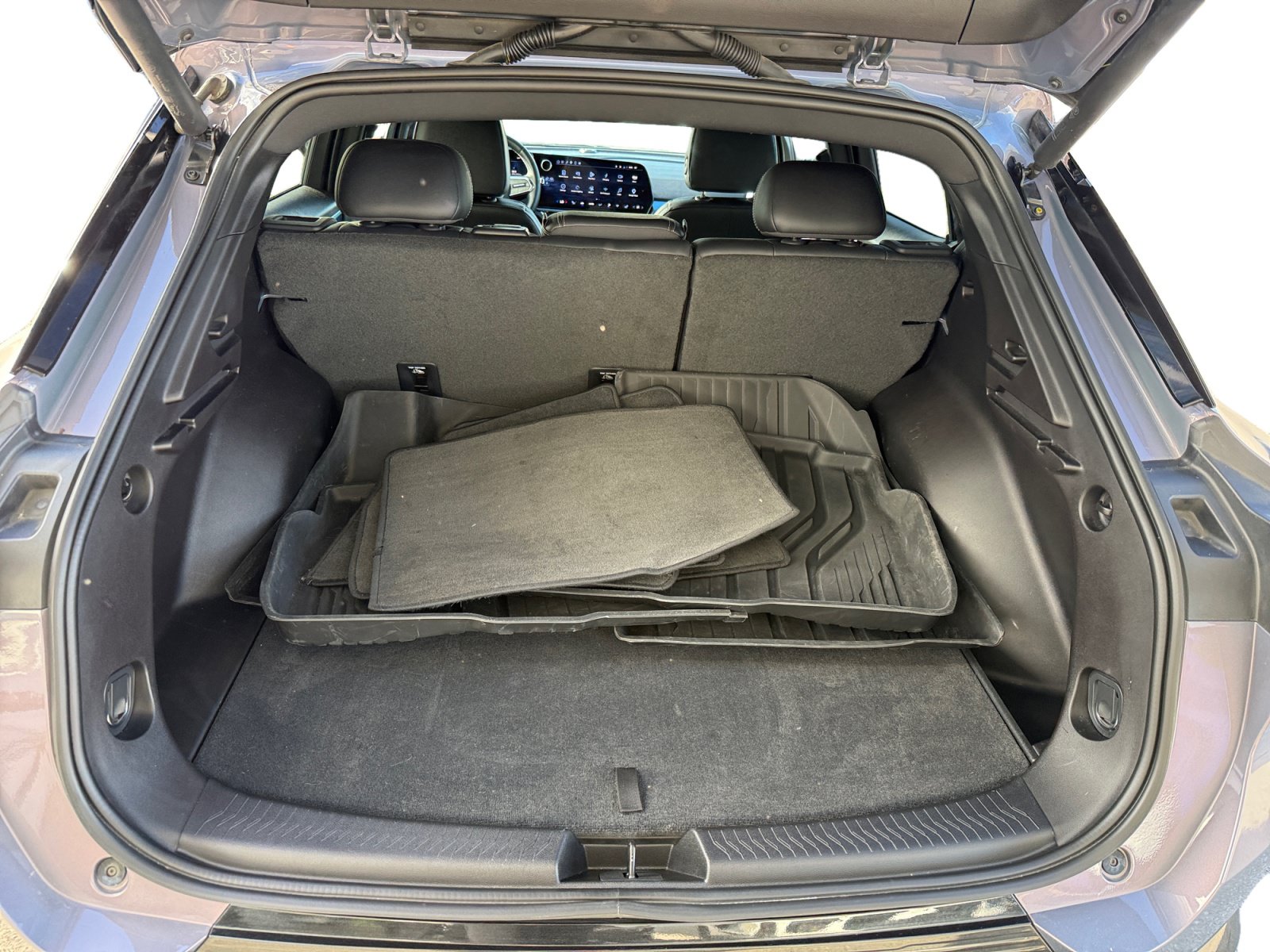 Used 2024 Chevrolet Equinox EV LT w/ LPO, Blackout Package FWD image 17
