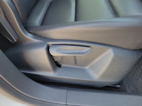 Used 2017 Volkswagen Tiguan S image 29