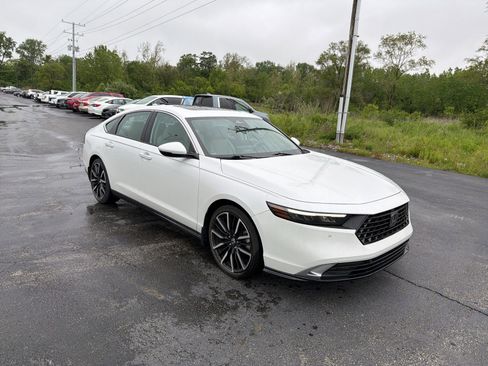Used 2023 Honda Accord Touring image 8