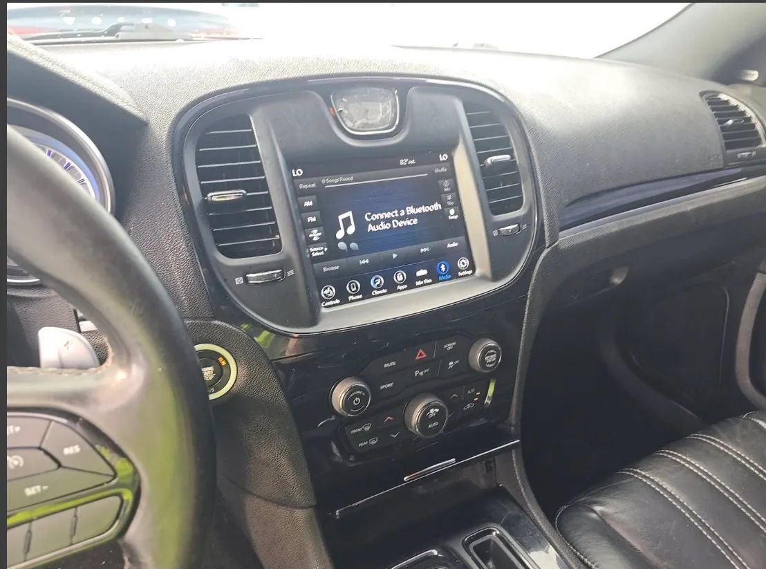 Used 2021 Chrysler 300 S RWD image 9