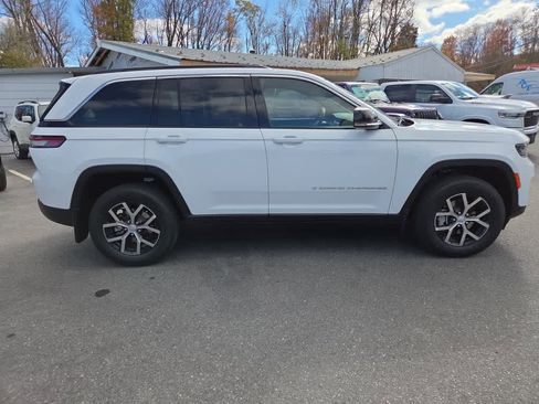New 2025 Jeep Grand Cherokee Limited w/ MOPAR Finishing Package image 3