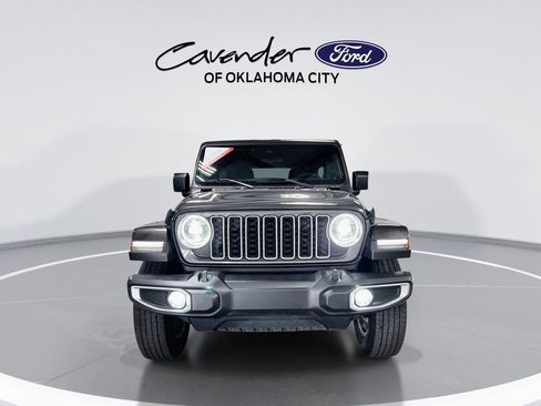 Used 2025 Jeep Wrangler Unlimited Sahara AWD/4WD image 3
